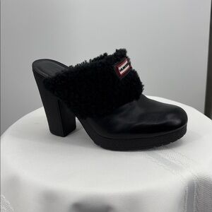 Hunter Fur Lined Black Leather Clogs/Mules With Logo, Size 5